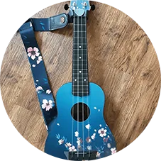 Ukulele Unterricht – Instrumente und Materialien aus dem Bestand